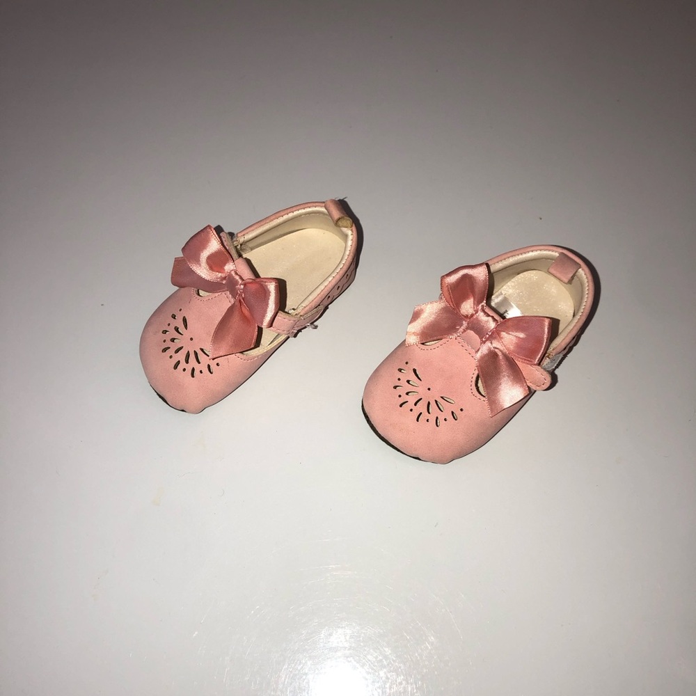 Baby girls shoes 3-6 m